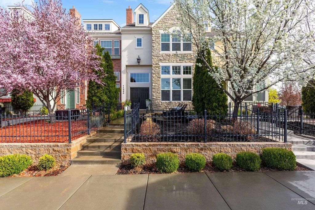 Photo of 11244 W Knightsbridge Ct, Boise, ID 83713 (MLS # 98981293)