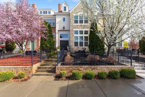 11244 W Knightsbridge Ct Boise ID 83713