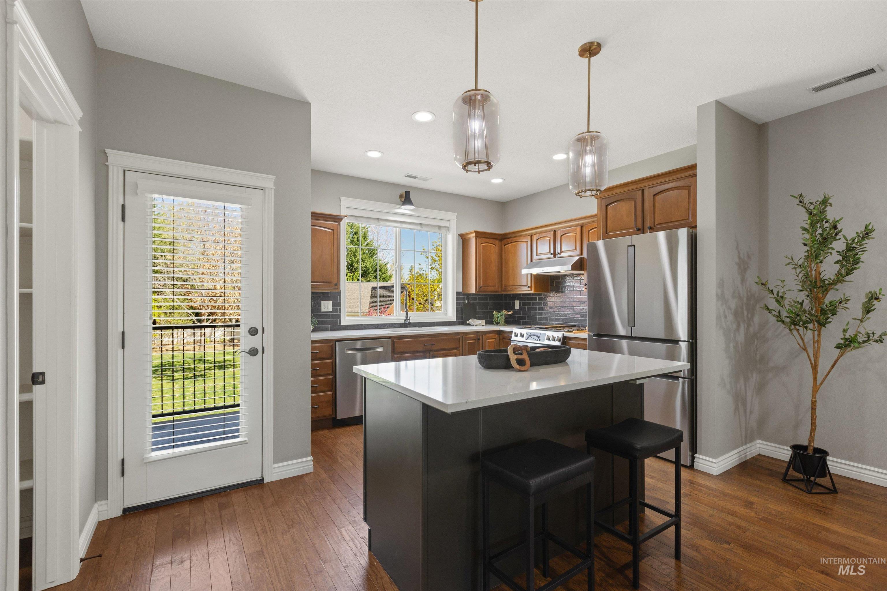 11244 W Knightsbridge Ct