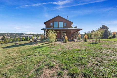 Photo of 34 Crosstimber Loop, Garden Valley, ID 83622 (MLS # 98962928)
