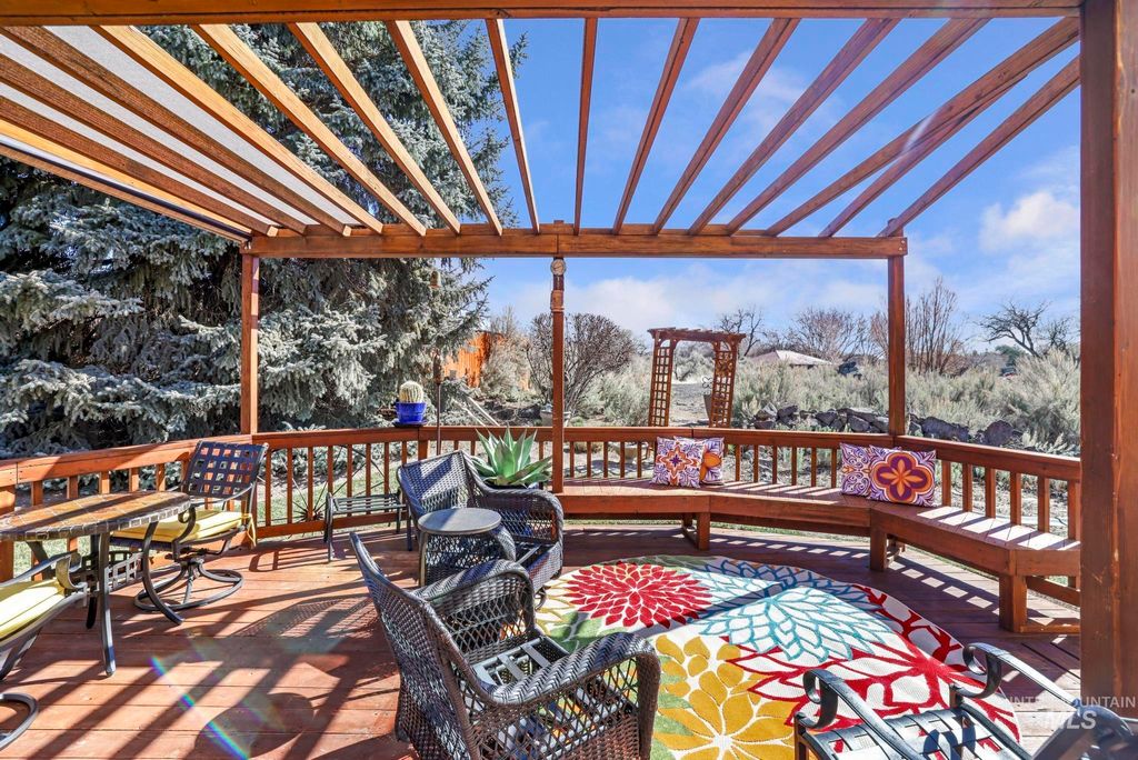 Photo of 4124 N Meadow Ridge Circle, Twin Falls, ID 83301 (MLS # 98940689)