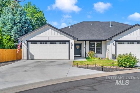 Photo of 612 Deer Meadows Ln, Payette, ID 83661 (MLS # 98960054)