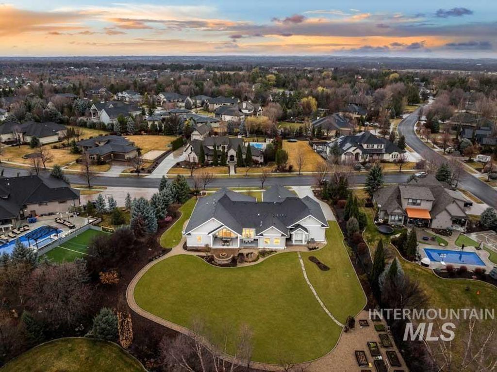 Photo of 2849 W Chartwell Dr, Eagle, ID 83616 (MLS # 98977156)