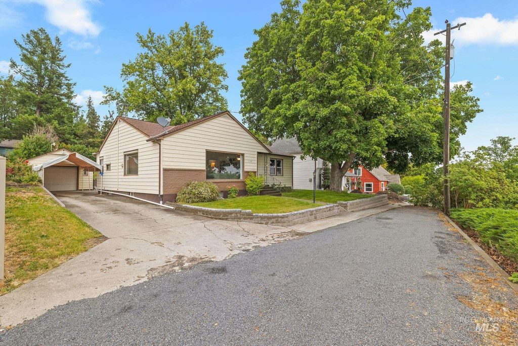 Photo of 132 W Ash Street, Genesee, ID 83832 (MLS # 98992034)