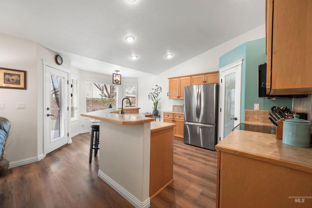 Photo of 1971 W Puzzle Creek Drive, Meridian, ID 83646 (MLS # 98976026)