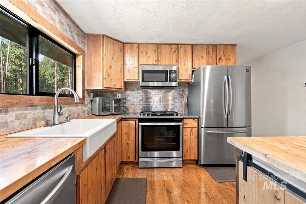 Photo of 8 Marka DR, Centerville, ID 83631 (MLS # 98999125)