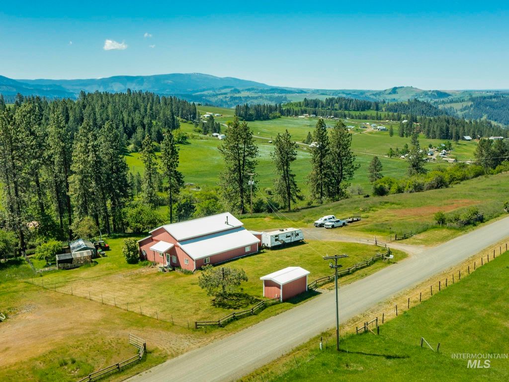 Photo of 680 Pleasant Valley Road, Clearwater, ID 83552 (MLS # 98986095)