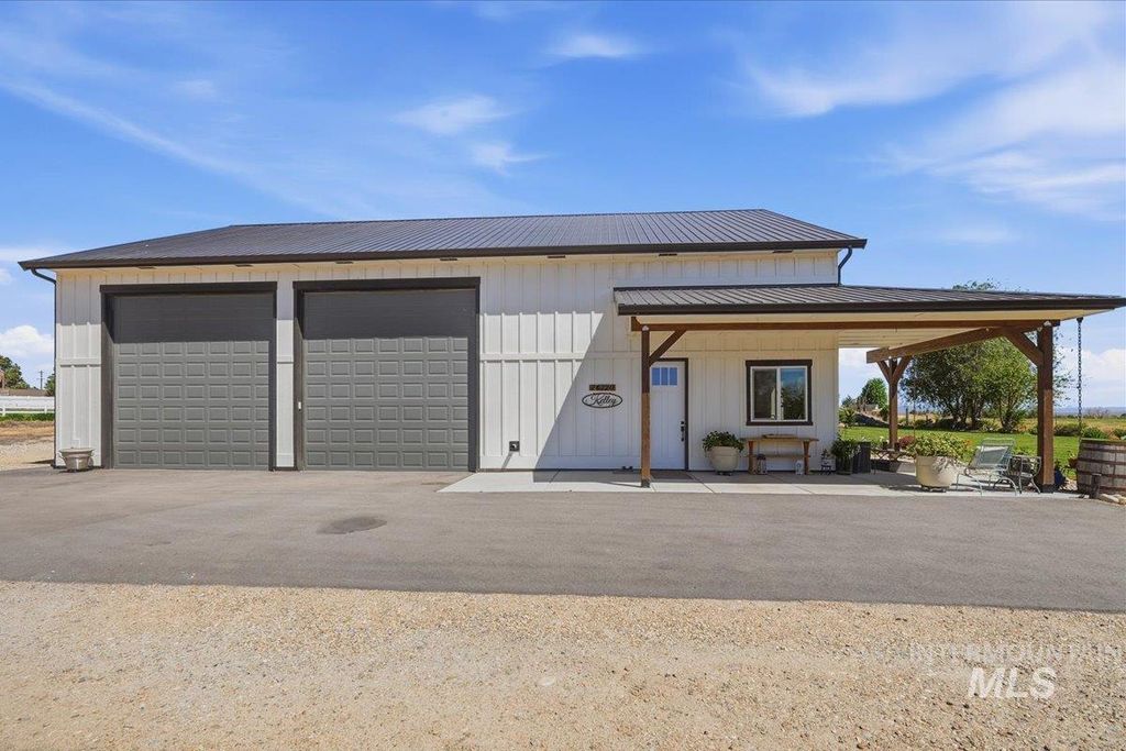 Photo of 13906 Winding Willow Dr, Caldwell, ID 83607 (MLS # 98986624)