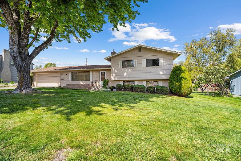 Photo of 621 23rd Ave, Lewiston, ID 83501 (MLS # 98984493)