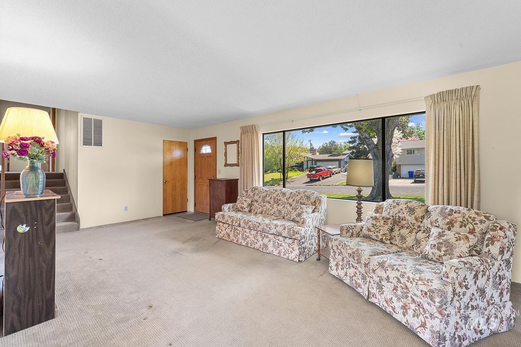 Photo of 621 23rd Ave, Lewiston, ID 83501 (MLS # 98984493)