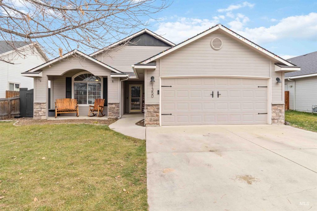 Photo of 1350 W Jacksnipe Dr, Meridian, ID 83642 (MLS # 98969602)