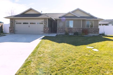Photo of 610 Ethan Ct, Jerome, ID 83338 (MLS # 98966300)