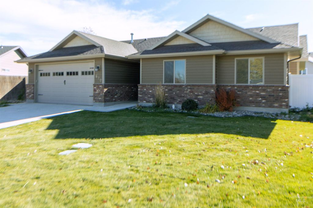 Photo of 610 Ethan Ct, Jerome, ID 83338 (MLS # 98966300)