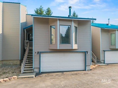 Photo of 508 Lake Cascade Parkway #3, Cascade, ID 83611 (MLS # 98995215)