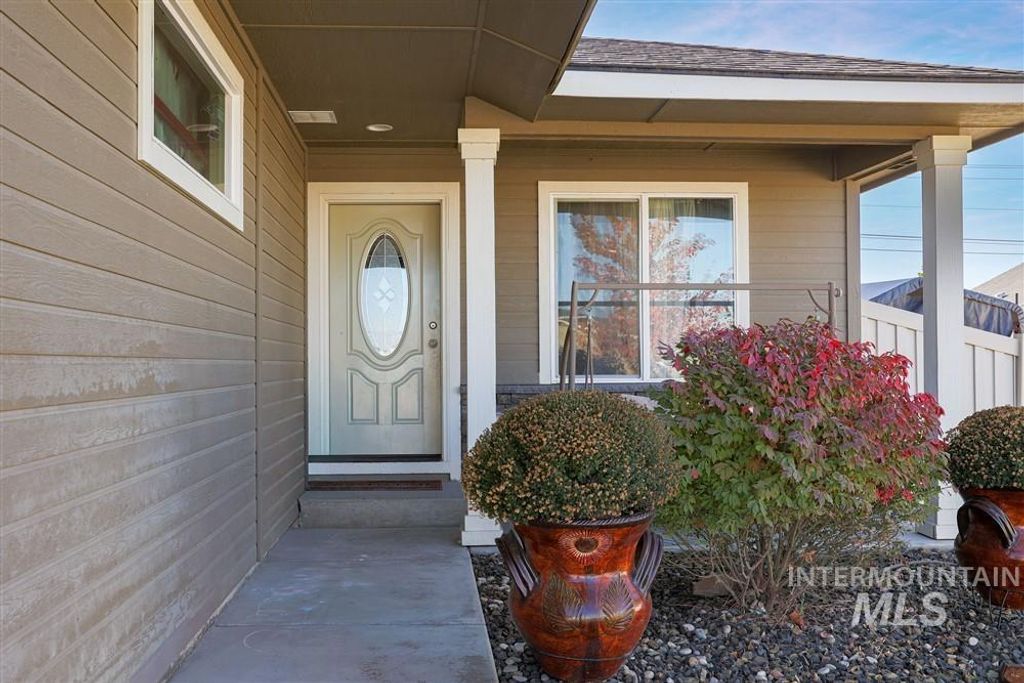 Photo of 2160 E Ridgeview Ave, Payette, ID 83661 (MLS # 98965610)