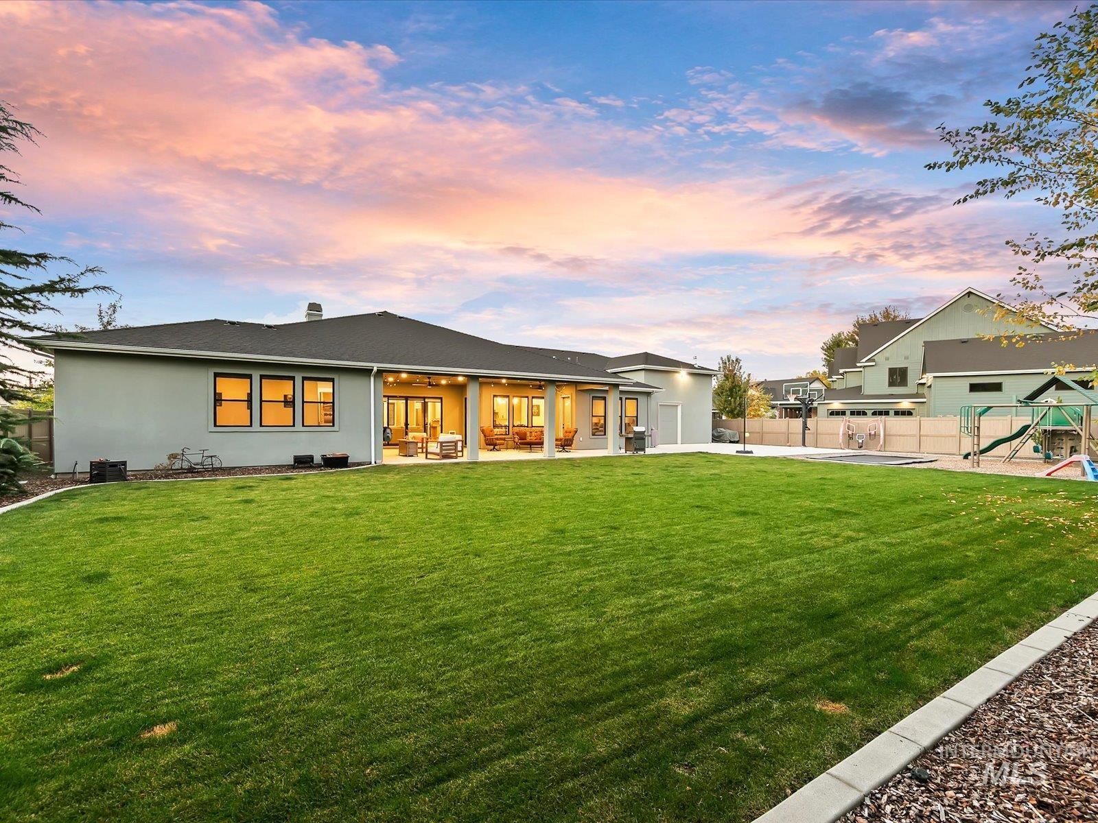 2327 E Elmsprings Ln.