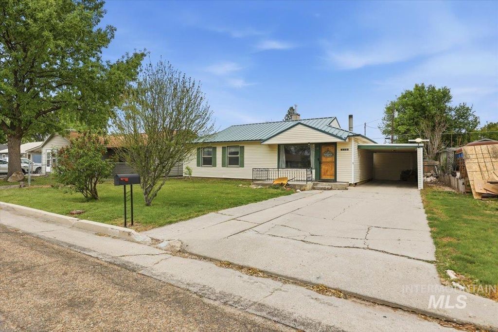 Photo of 116 Palo Alto DR, Caldwell, ID 83605 (MLS # 98985675)