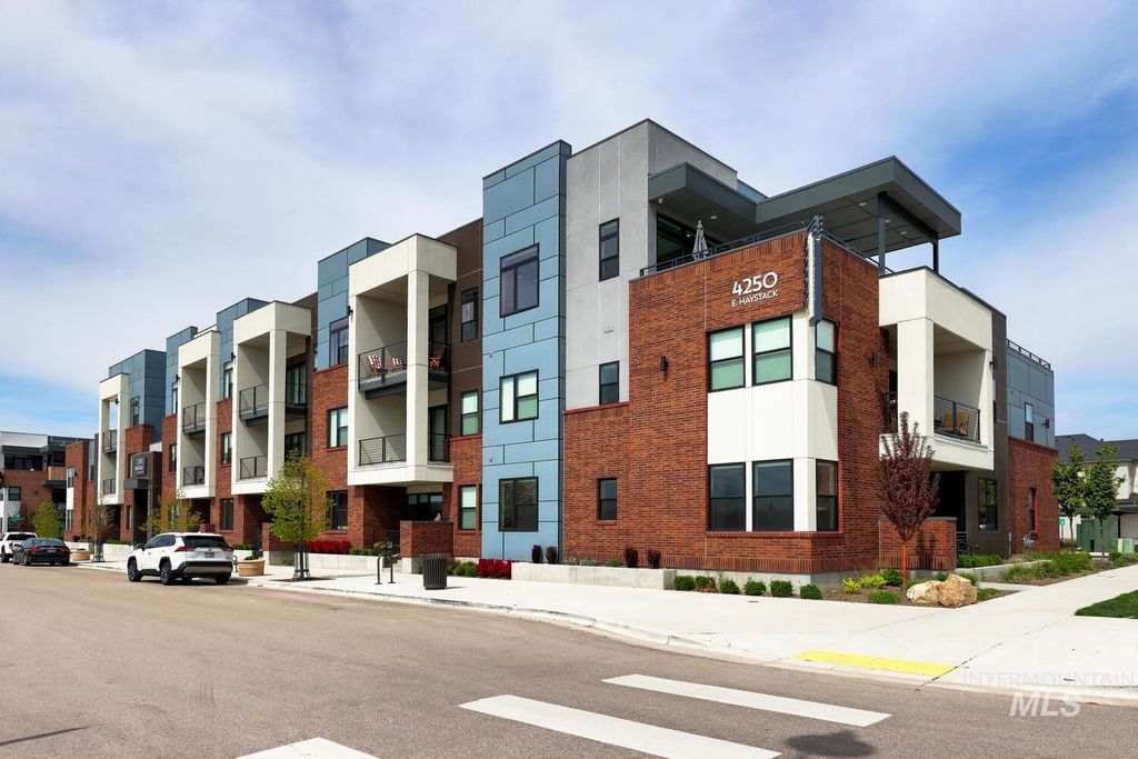 Photo of 4250 Haystack St #104, Boise, ID 83716 (MLS # 98982456)