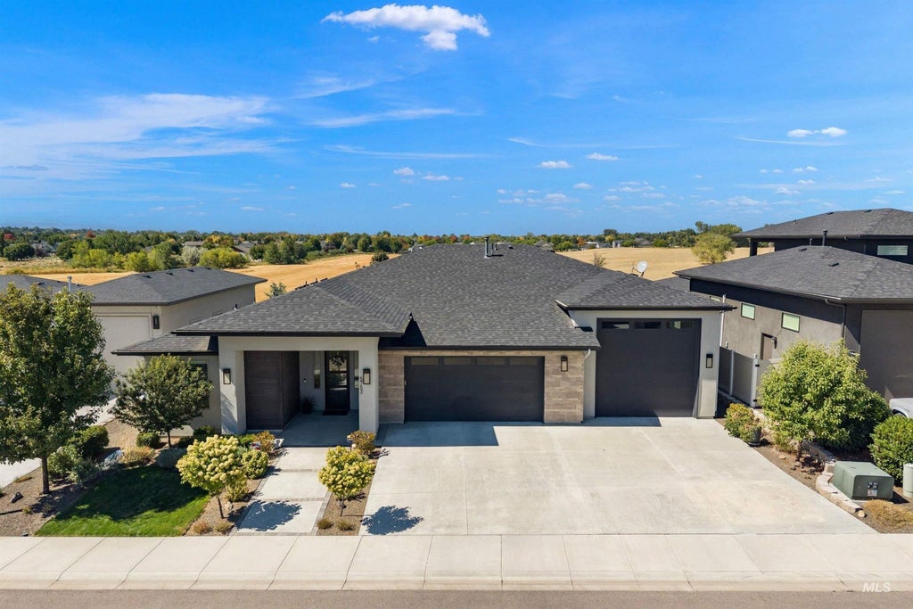 Photo of 5753 S Snowshoe Ave, Boise, ID 83709 (MLS # 98999787)