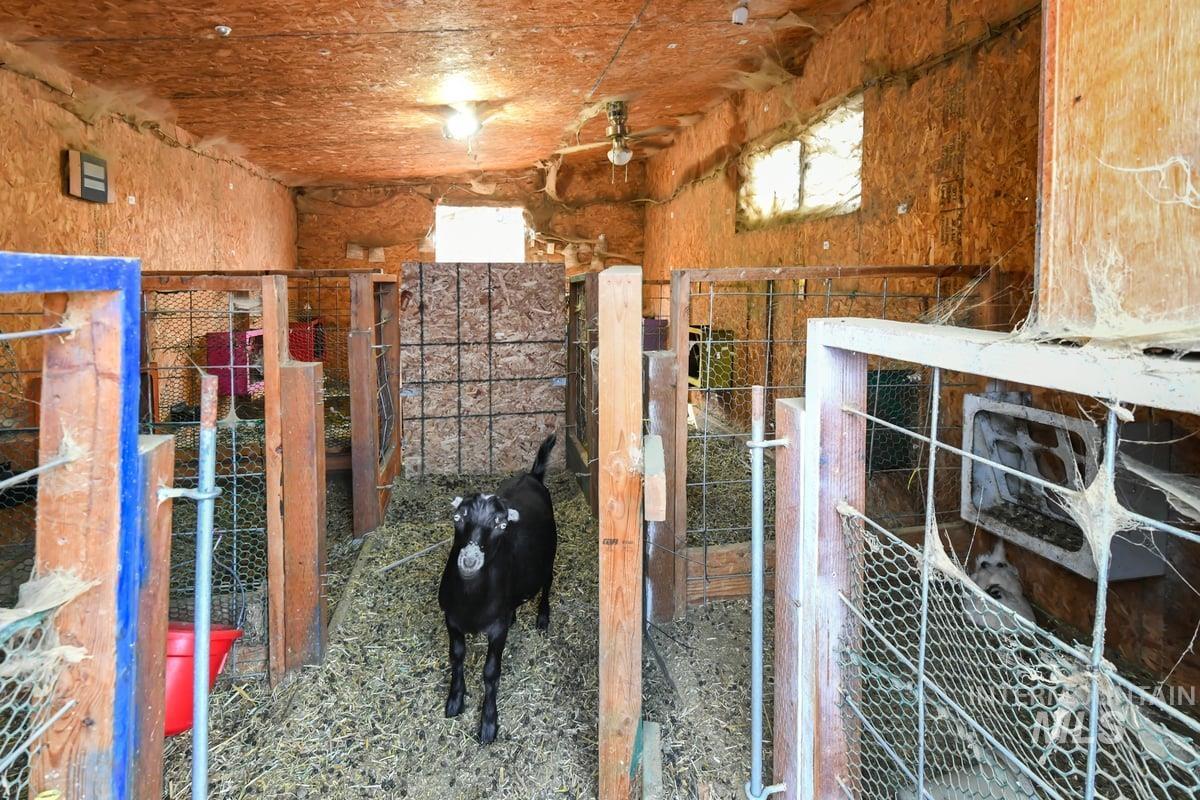 Storage room with an exterior structure