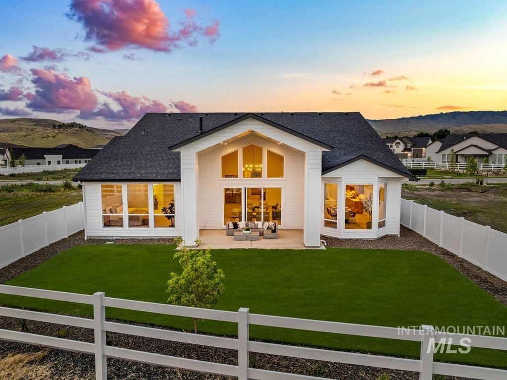 Photo of 7199 W Waxwing Dr, Boise, ID 83714 (MLS # 98987737)