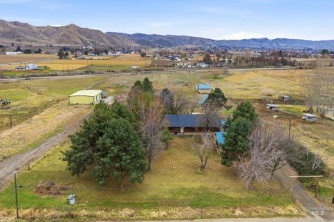 Photo of 2929 Waterwheel Road, Emmett, ID 83617 (MLS # 98974908)