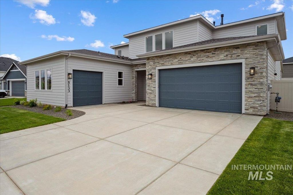 Photo of 9032 W Moonglade St, Star, ID 83669 (MLS # 98976927)