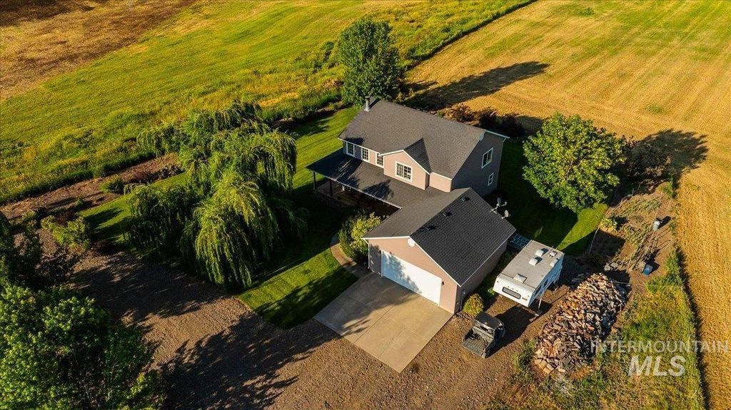 Photo of 2020 Widner Rd, Midvale, ID 83645 (MLS # 98951756)