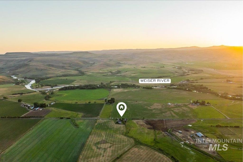 Photo of 2020 Widner Rd, Midvale, ID 83645 (MLS # 98951756)