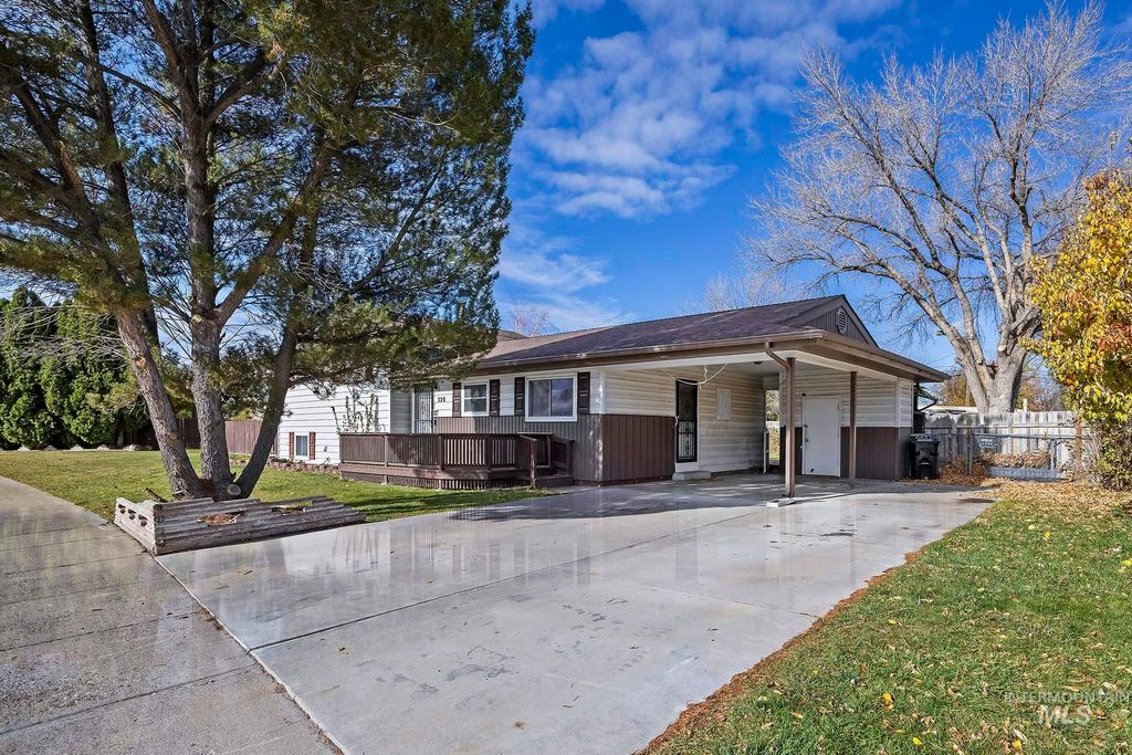 Photo of 320 E 23rd Dr, Burley, ID 83318 (MLS # 98966960)