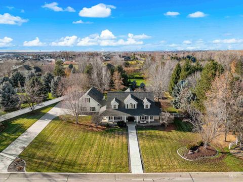 Photo of 1197 N Cove Colony Way, Eagle, ID 83616 (MLS # 98968833)