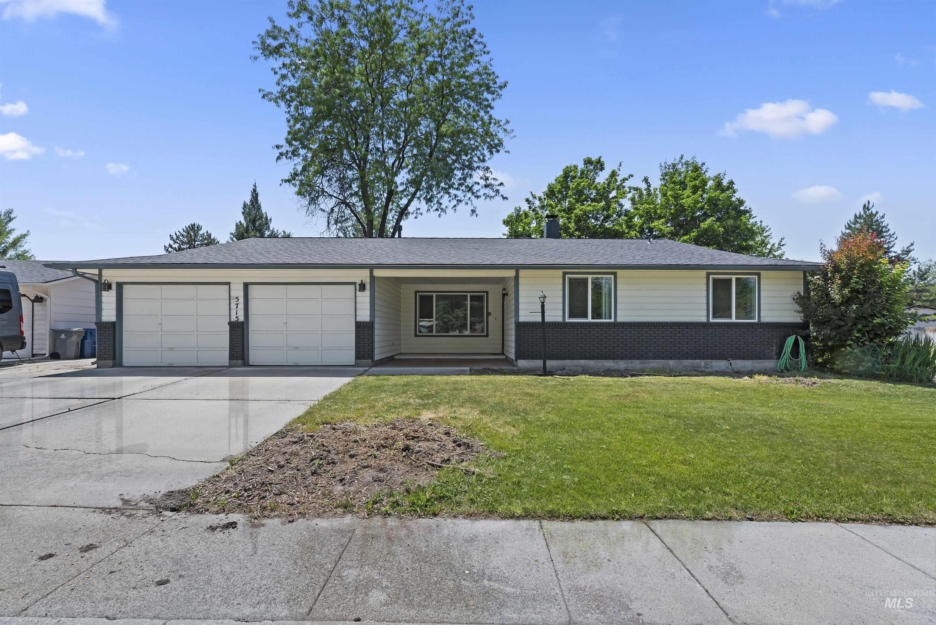 5715 W Winfield Ct