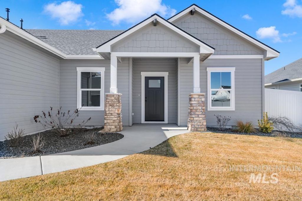 Photo of 305 Bobcat, Fruitland, ID 83619 (MLS # 98976394)