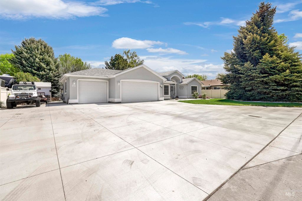 Photo of 1332 N Madrona, Twin Falls, ID 83301 (MLS # 98984958)
