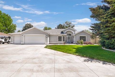 Photo of 1332 N Madrona, Twin Falls, ID 83301 (MLS # 98984958)