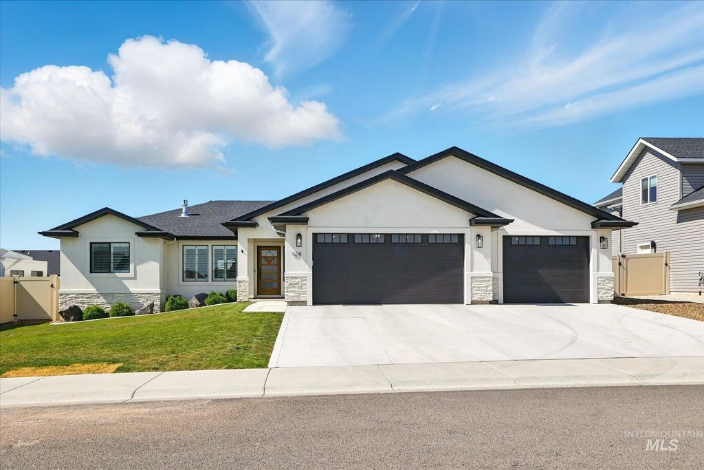 Photo of 924 Elk Butte Ave, Kimberly, ID 83341 (MLS # 98983082)