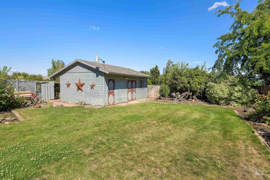 Photo of 3427 14th Street, Lewiston, ID 83501 (MLS # 98958331)