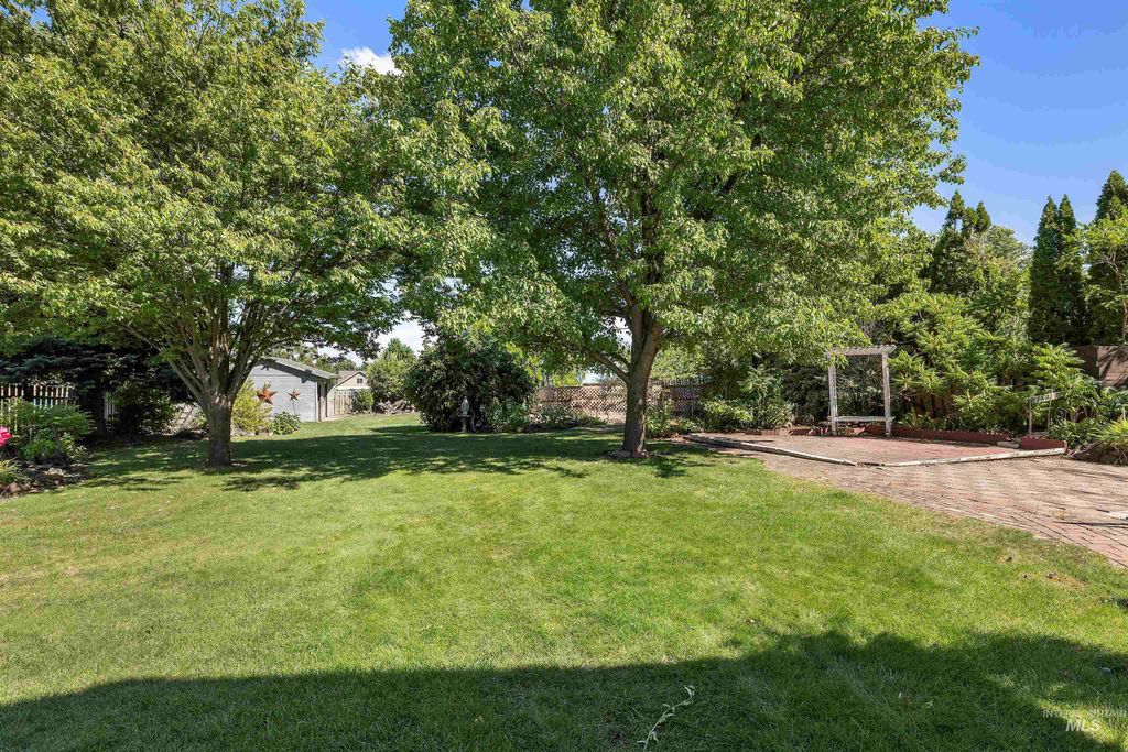 Photo of 3427 14th Street, Lewiston, ID 83501 (MLS # 98958331)