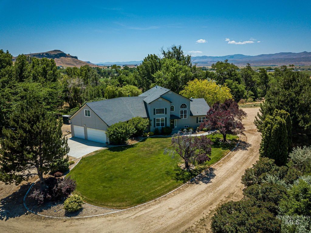 Photo of 408 Hill Rd S Rd, Melba, ID 83641 (MLS # 98969843)