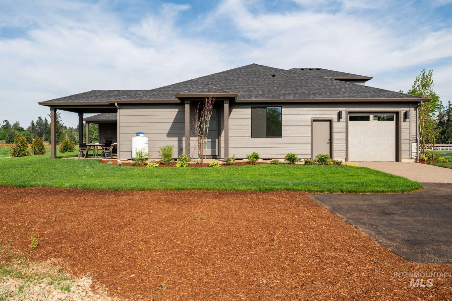 7623 W Flathead Lake Street