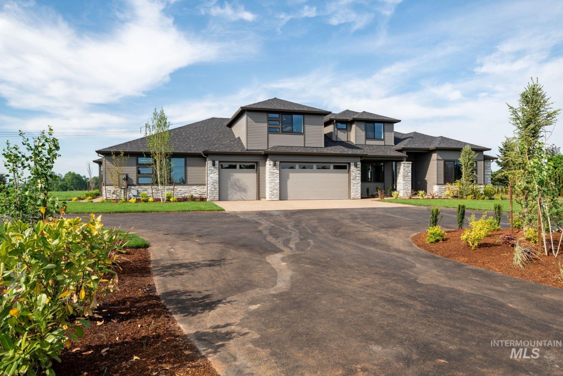 7623 W Flathead Lake Street