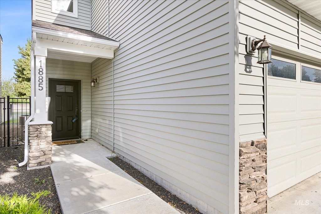 Photo of 1885 N Justin Ave, Meridian, ID 83646 (MLS # 98963762)