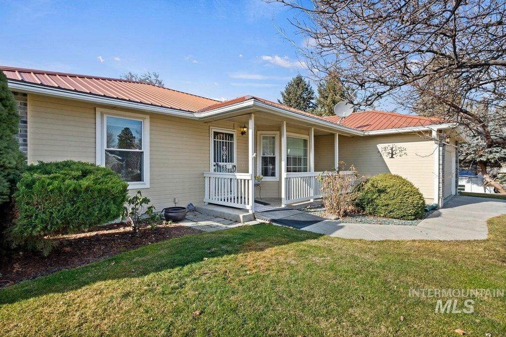 Photo of 2060 Bonnie Drive, Payette, ID 83661 (MLS # 98975843)