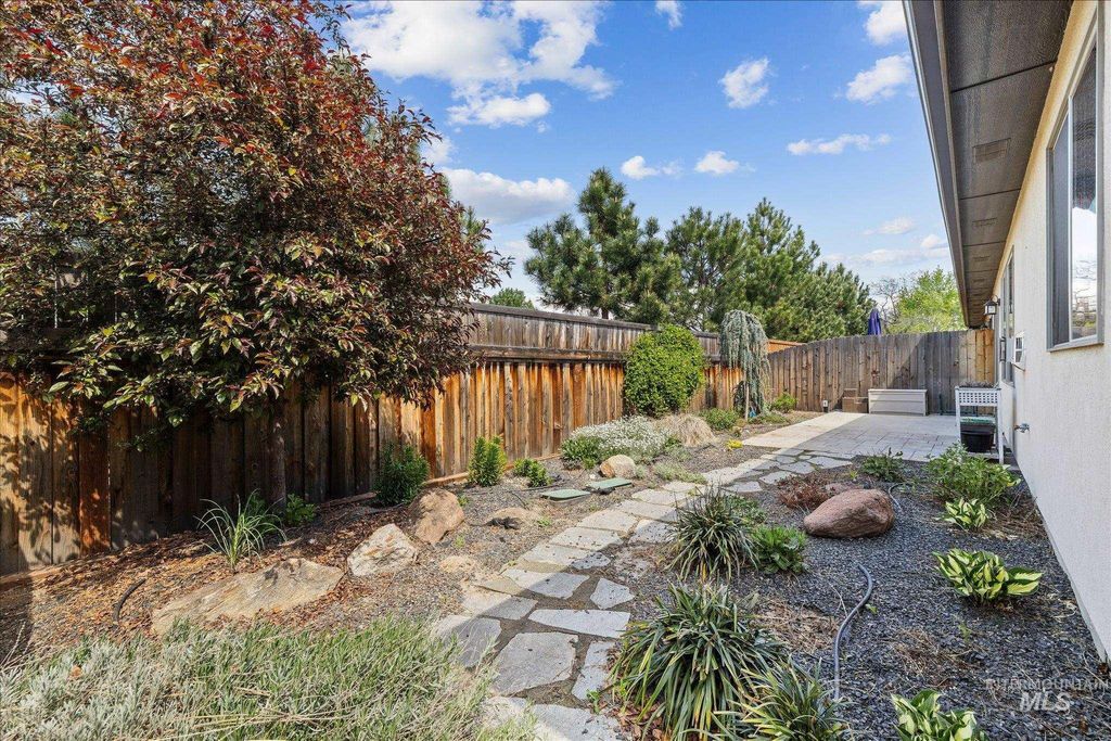 Photo of 11294 W Tahiti St, Boise, ID 83713 (MLS # 98984314)