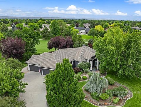 Photo of 7061 N Penncross Way, Meridian, ID 83646 (MLS # 98987385)