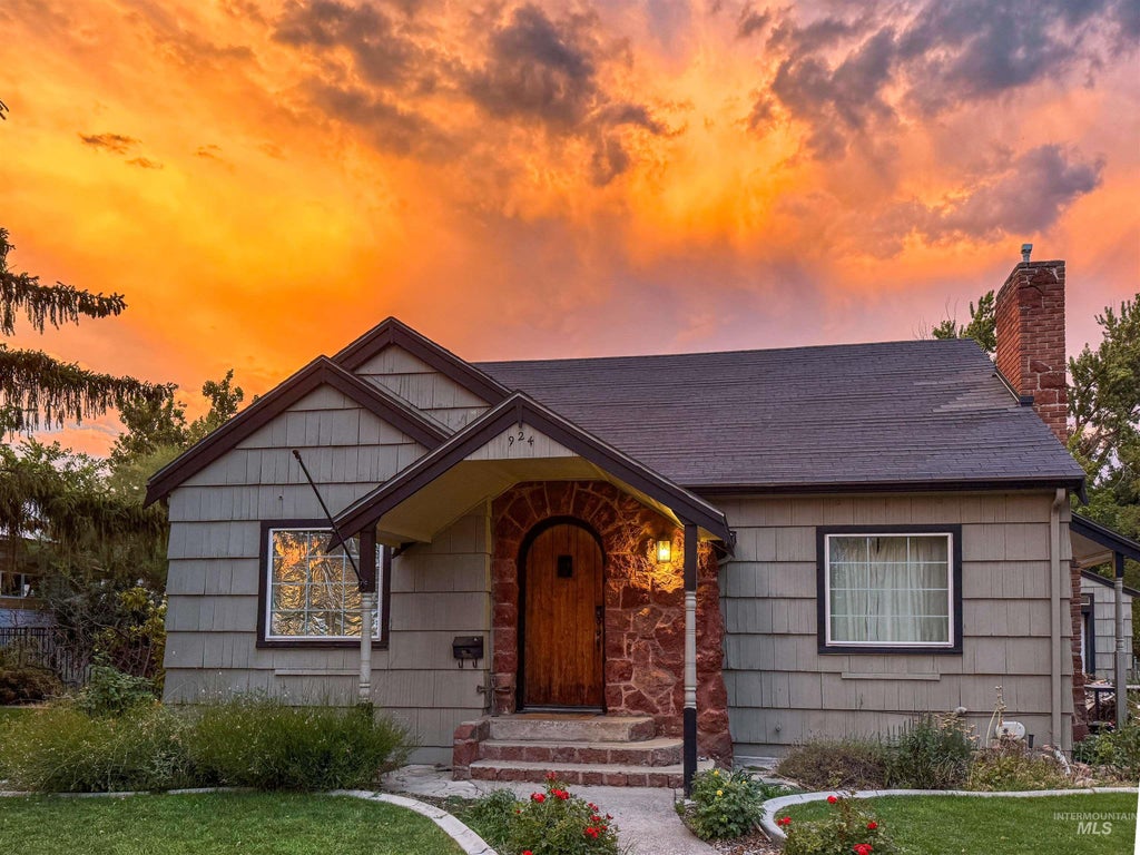 Photo of 924 W 1st Street, Weiser, ID 83672 (MLS # 98987771)