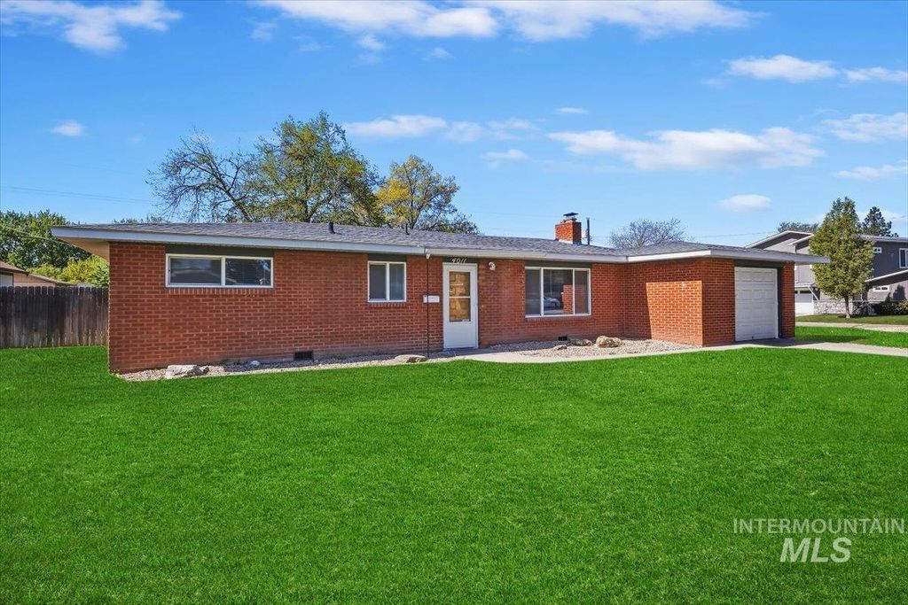 Photo of 4011 W Greenbrier Dr, Boise, ID 83705 (MLS # 98983152)