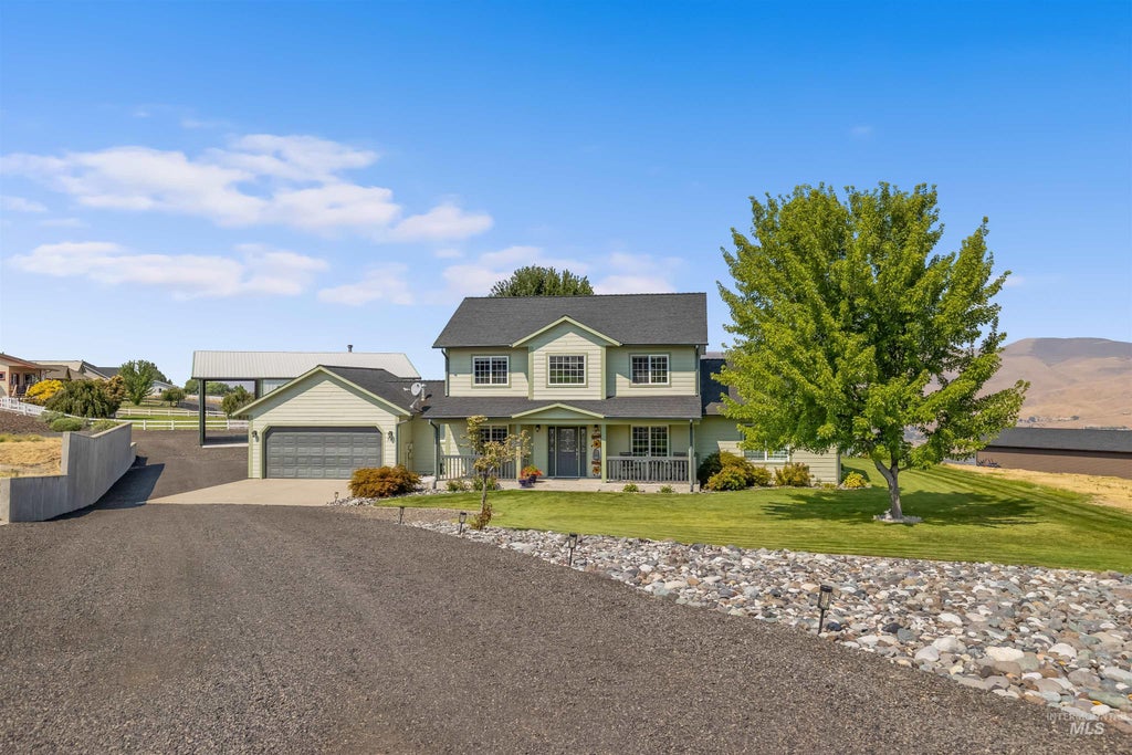 Photo of 718 Talons Court, Lewiston, ID 83501 (MLS # 99000749)