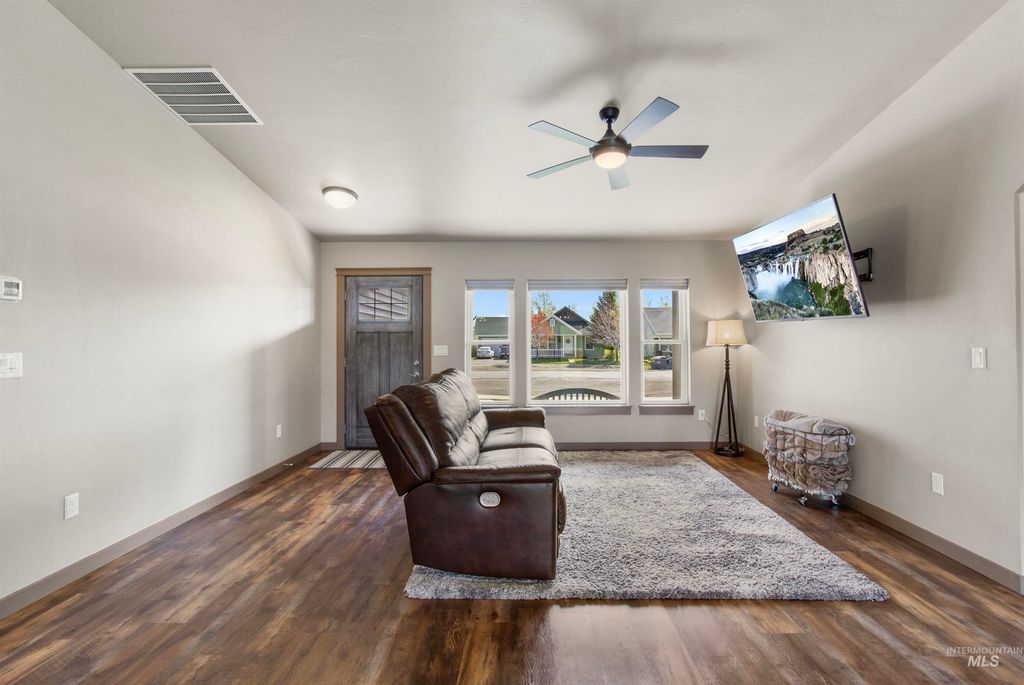 Photo of 330 Greenfield Way, Carey, ID 83320 (MLS # 98982951)