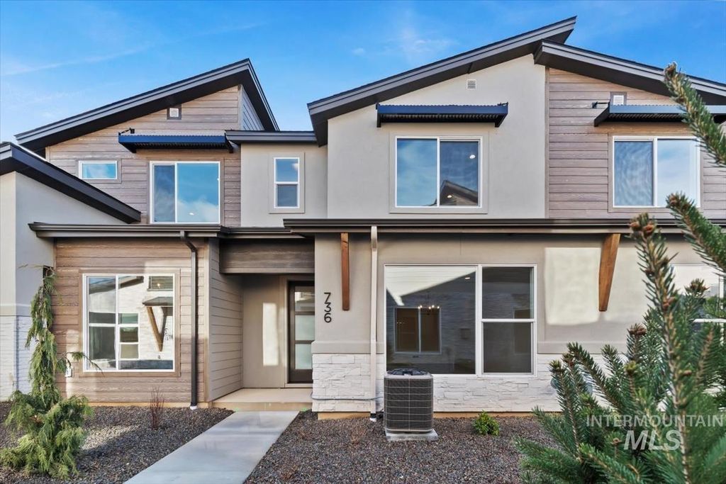 Photo of 736 S Calhoun Ln, Star, ID 83669 (MLS # 98974833)